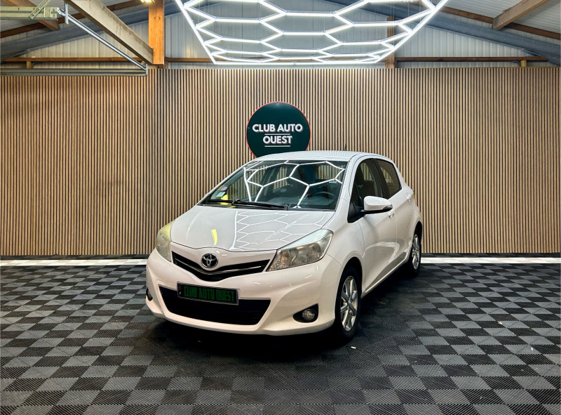 TOYOTA YARIS - Photo 1