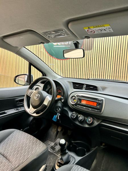 TOYOTA YARIS - Photo 7