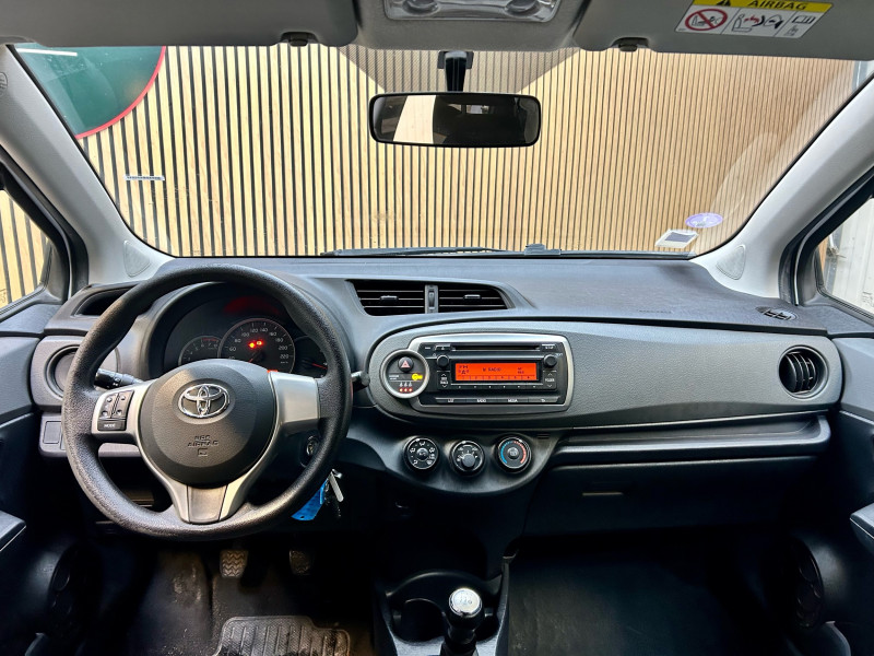 TOYOTA YARIS - Photo 8