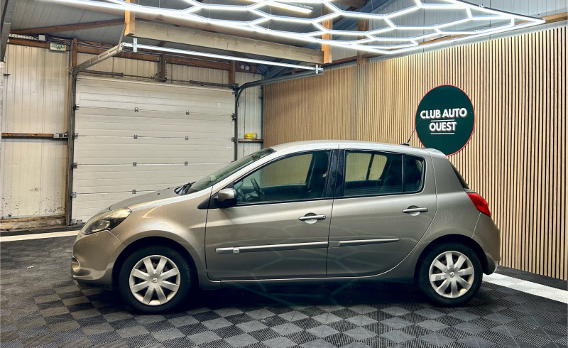 RENAULT CLIO III - Photo 4