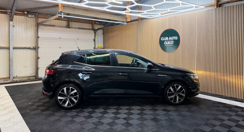 RENAULT MEGANE IV - Photo 4