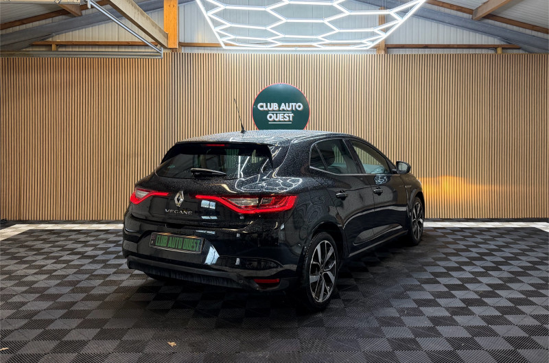 RENAULT MEGANE IV - Photo 5