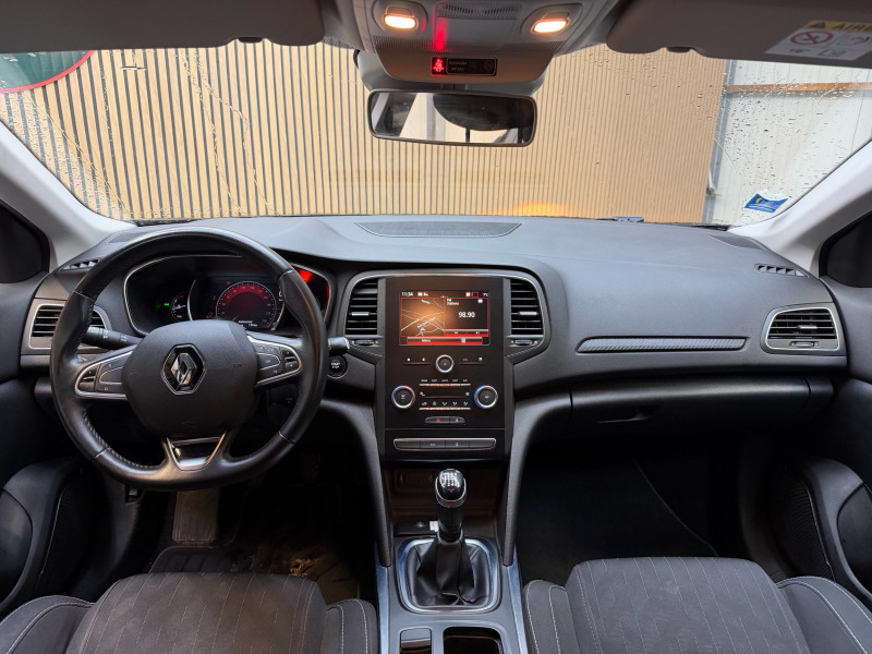 RENAULT MEGANE IV - Photo 8