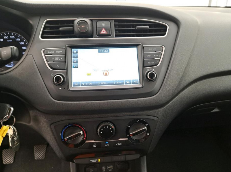 HYUNDAI I20 - Photo 6