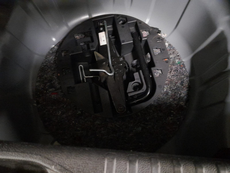 RENAULT CLIO V - Photo 13