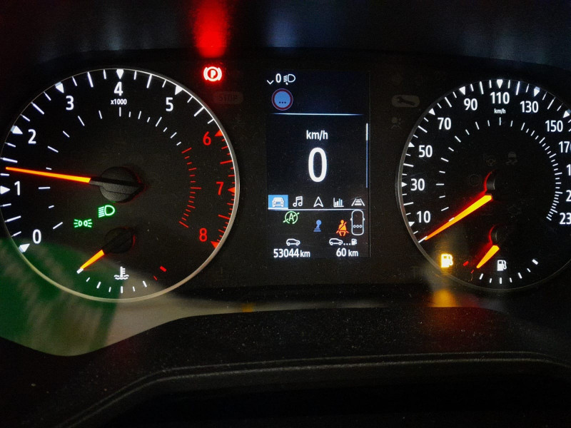 RENAULT CLIO V - Photo 15