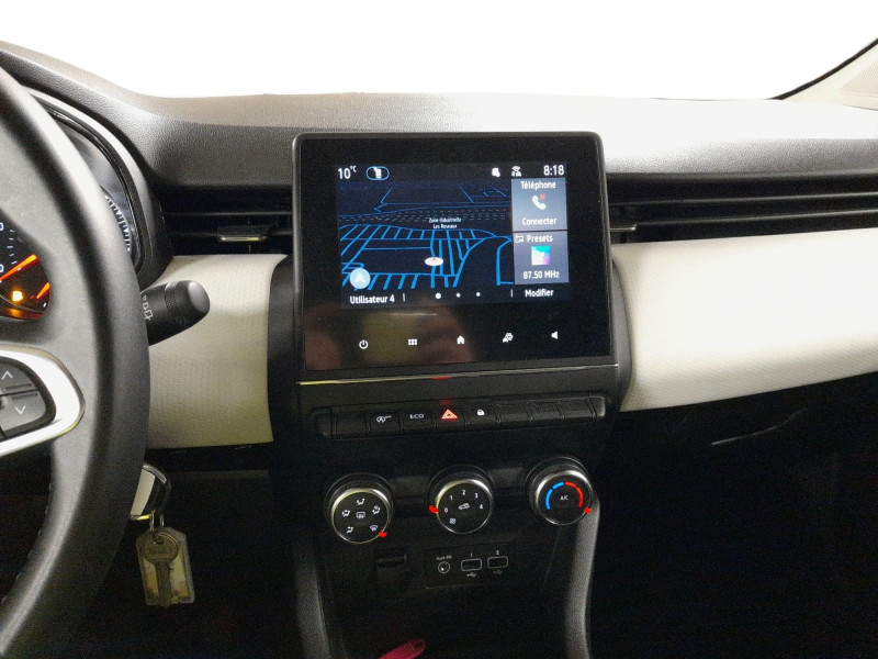 RENAULT CLIO V - Photo 16