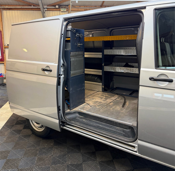 VOLKSWAGEN TRANSPORTER FG - Photo 11