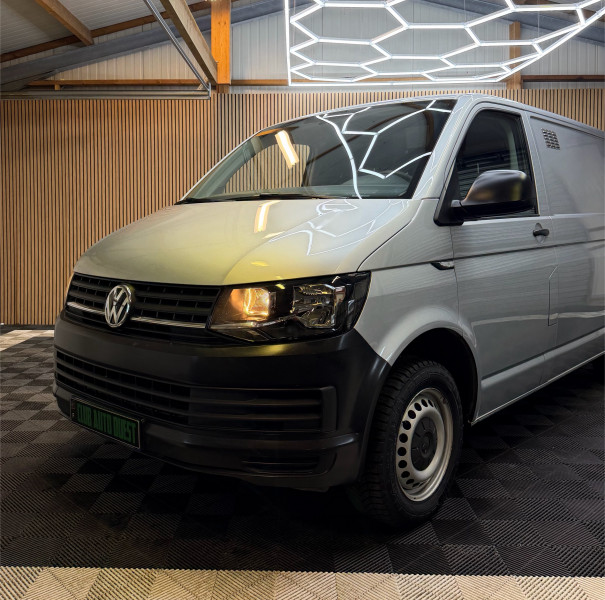 VOLKSWAGEN TRANSPORTER FG - Photo 12
