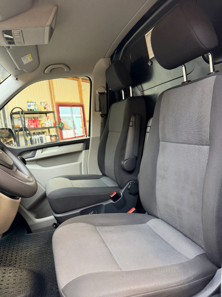 VOLKSWAGEN TRANSPORTER FG - Photo 9