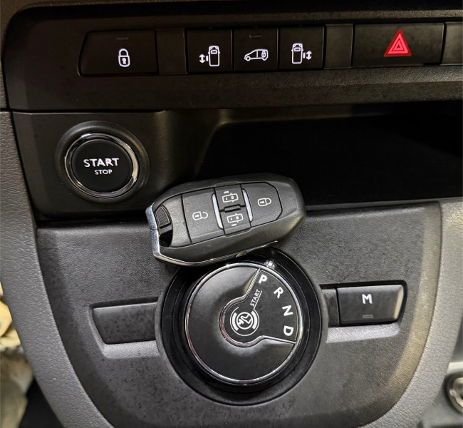 PEUGEOT EXPERT FG - Photo 14