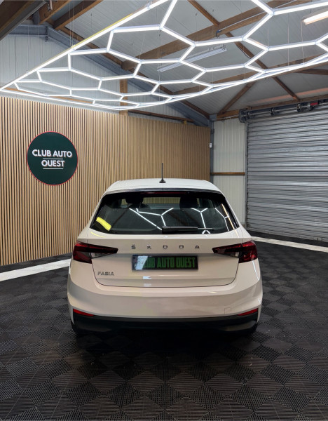 SKODA FABIA - Photo 6