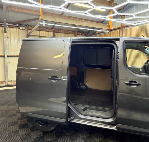 PEUGEOT EXPERT - Photo 10