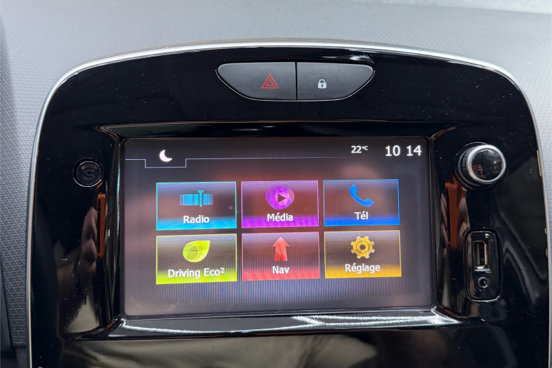 RENAULT CLIO IV - Photo 10