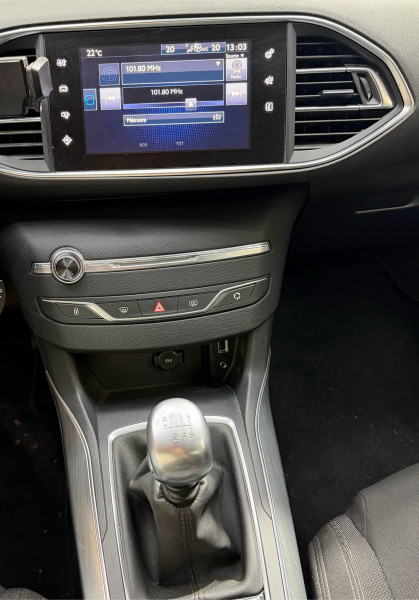 PEUGEOT 308 - Photo 11
