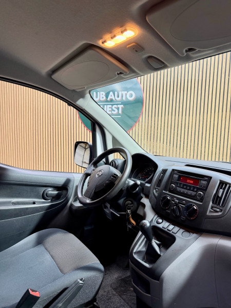 NISSAN NV200 - Photo 10
