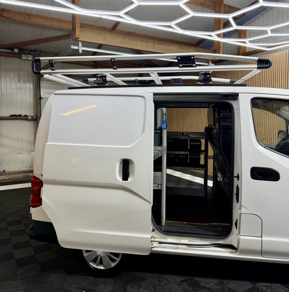 NISSAN NV200 - Photo 9