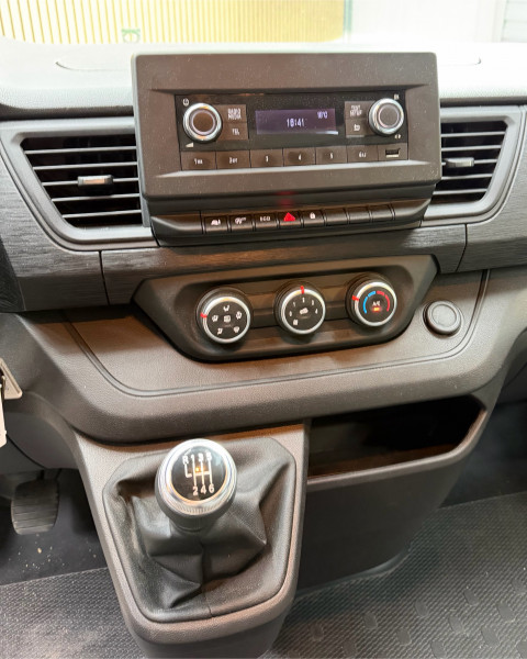 RENAULT TRAFIC III FG - Photo 12