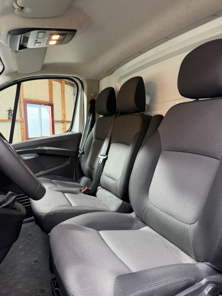 RENAULT TRAFIC III FG - Photo 13