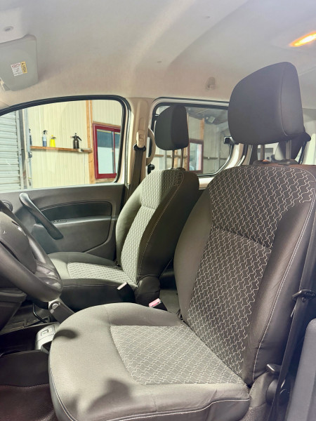 RENAULT KANGOO II - Photo 9